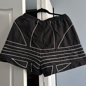 Adidas active shorts vintage looking size large